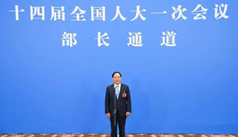 工业和信息化部部长金壮龙在“部长通道”回应工业稳增长、提升和改造传统产业、5G发展等相关热点问题